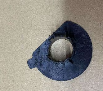 Кронштейн датчика парковки переднего бампера Tesla Model S 2015-2021